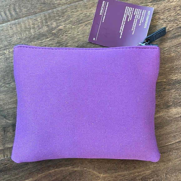 United Airlines x Away Travel Amenity Kit Purple Zip Pouch Travel Bag Neoprene - Picture 3 of 10